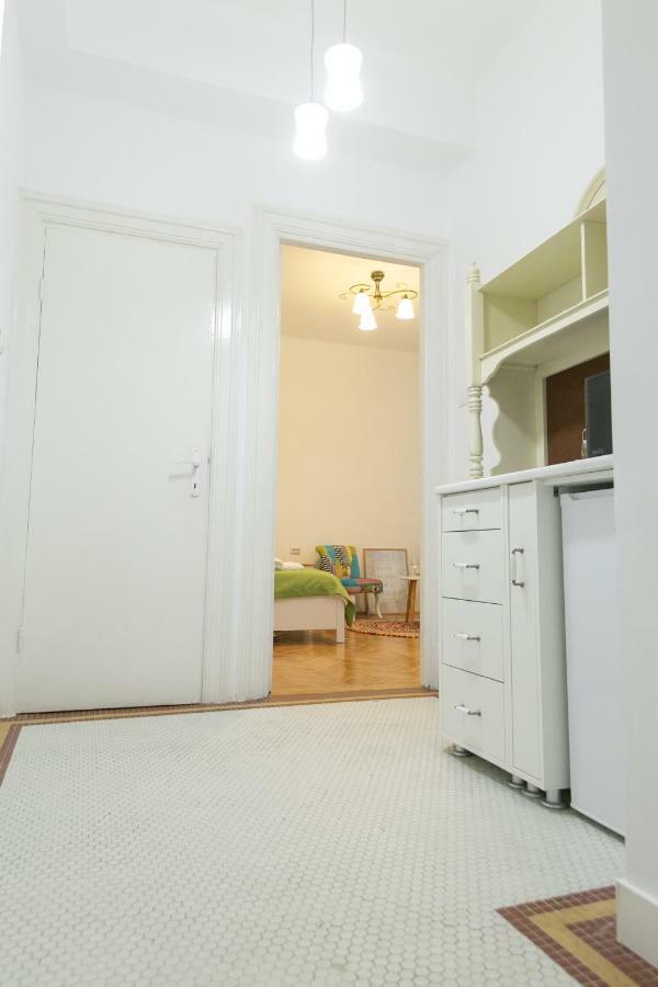 Bright Studio In The Heart Of The City With Netflix Бухарест Экстерьер фото